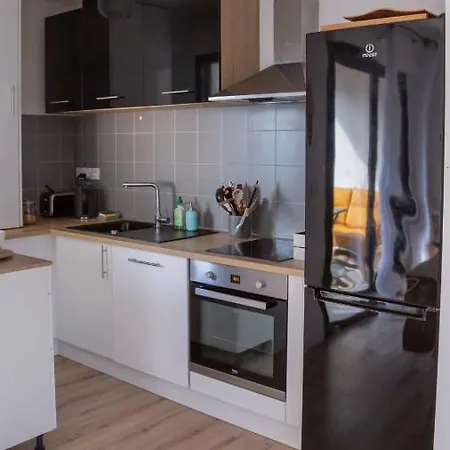Апартаменты Nice Bright Apt Near Quai Des Chartrons *